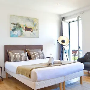 - Rénové Et Moderne - Au Calme - Centre - à Pied Appartement